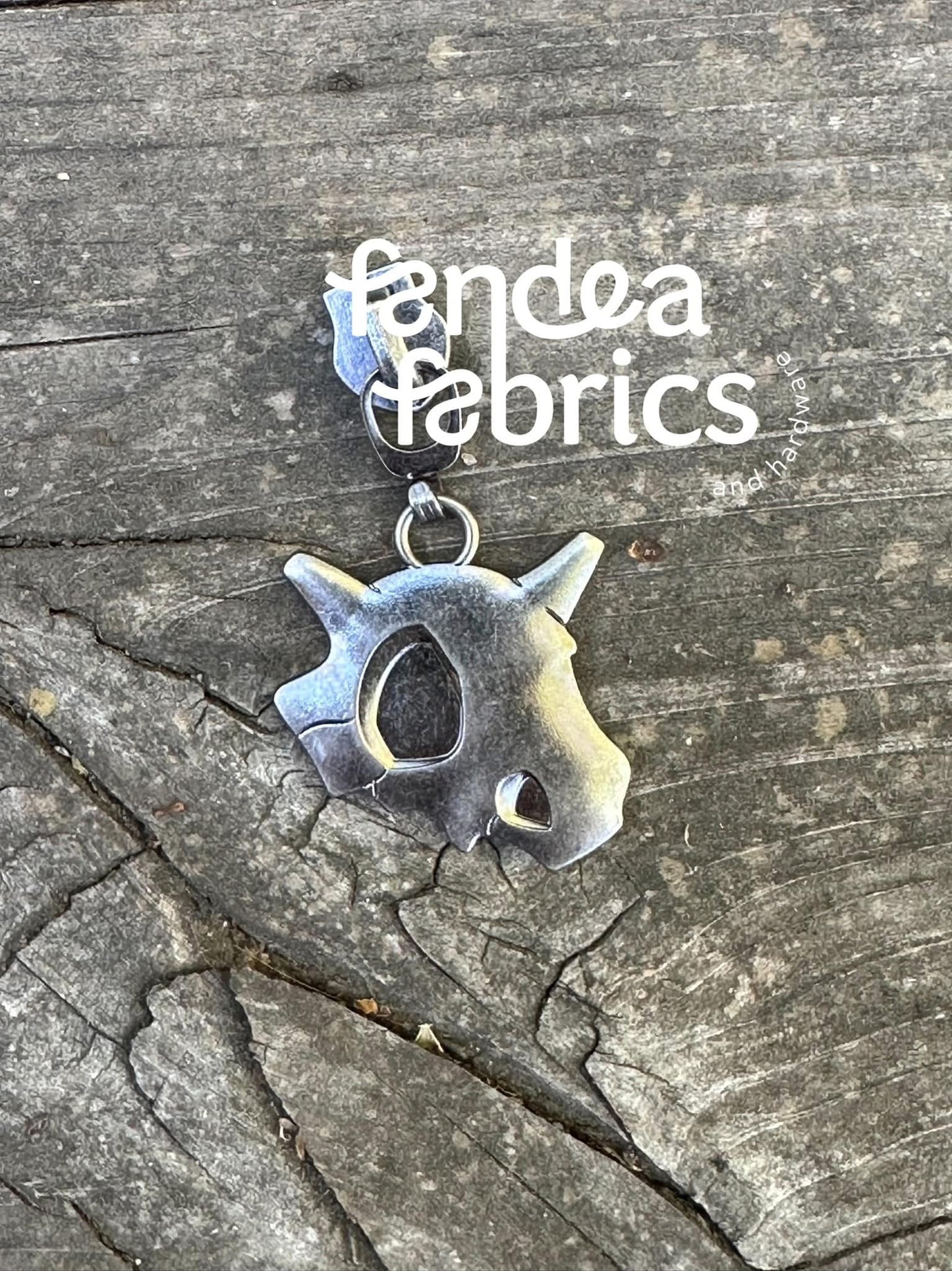 Skull Zipper Pull - RTS