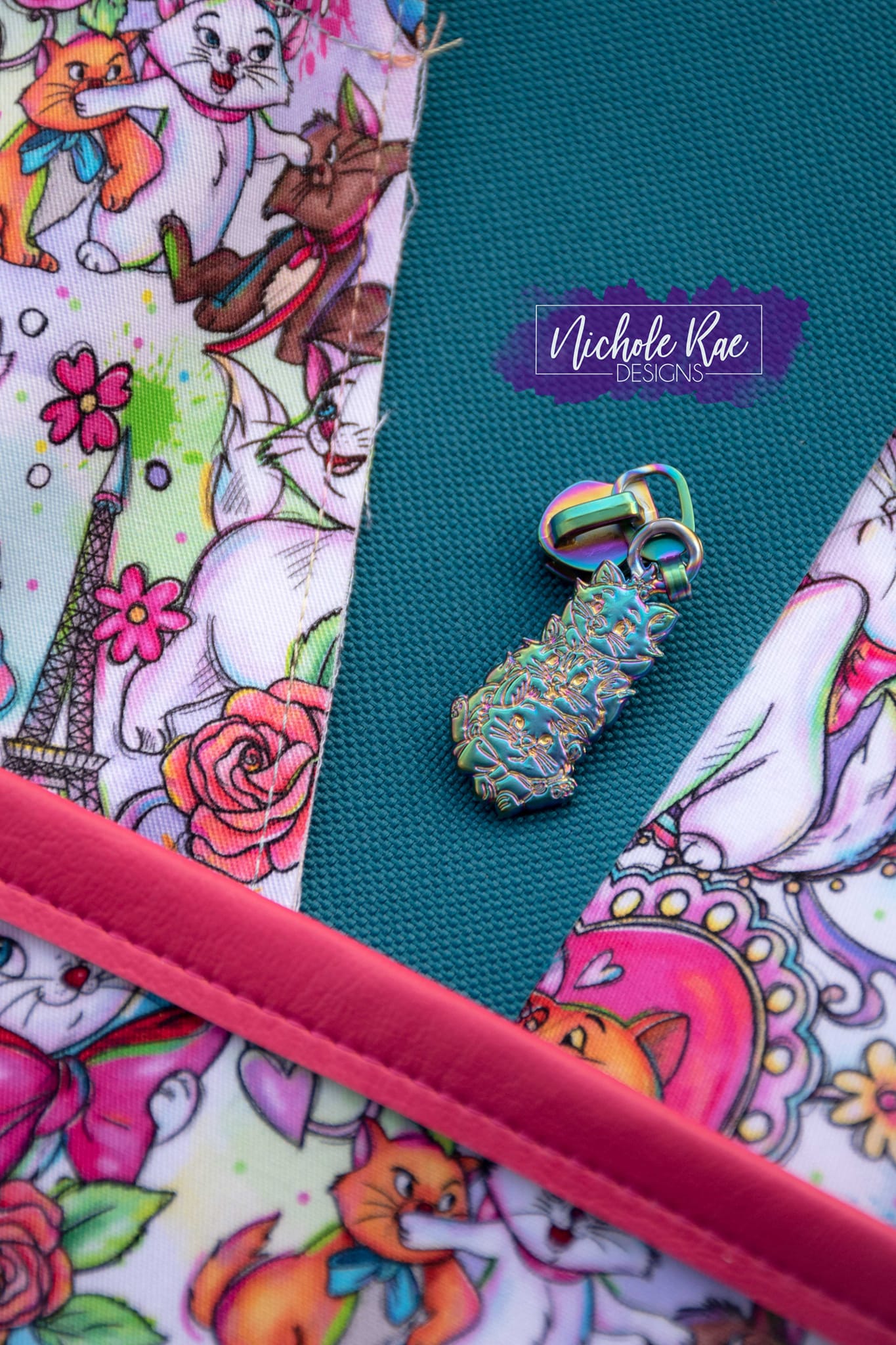 Playful Kittens Zipper Pull - RTS
