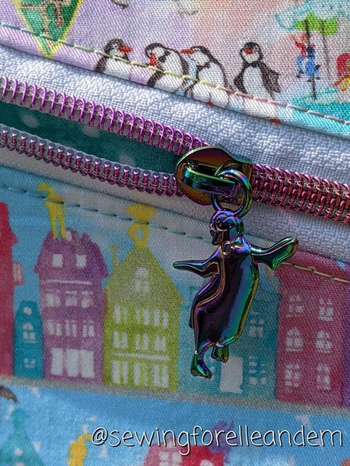 Penguin Zipper pull - DISCONTINUED