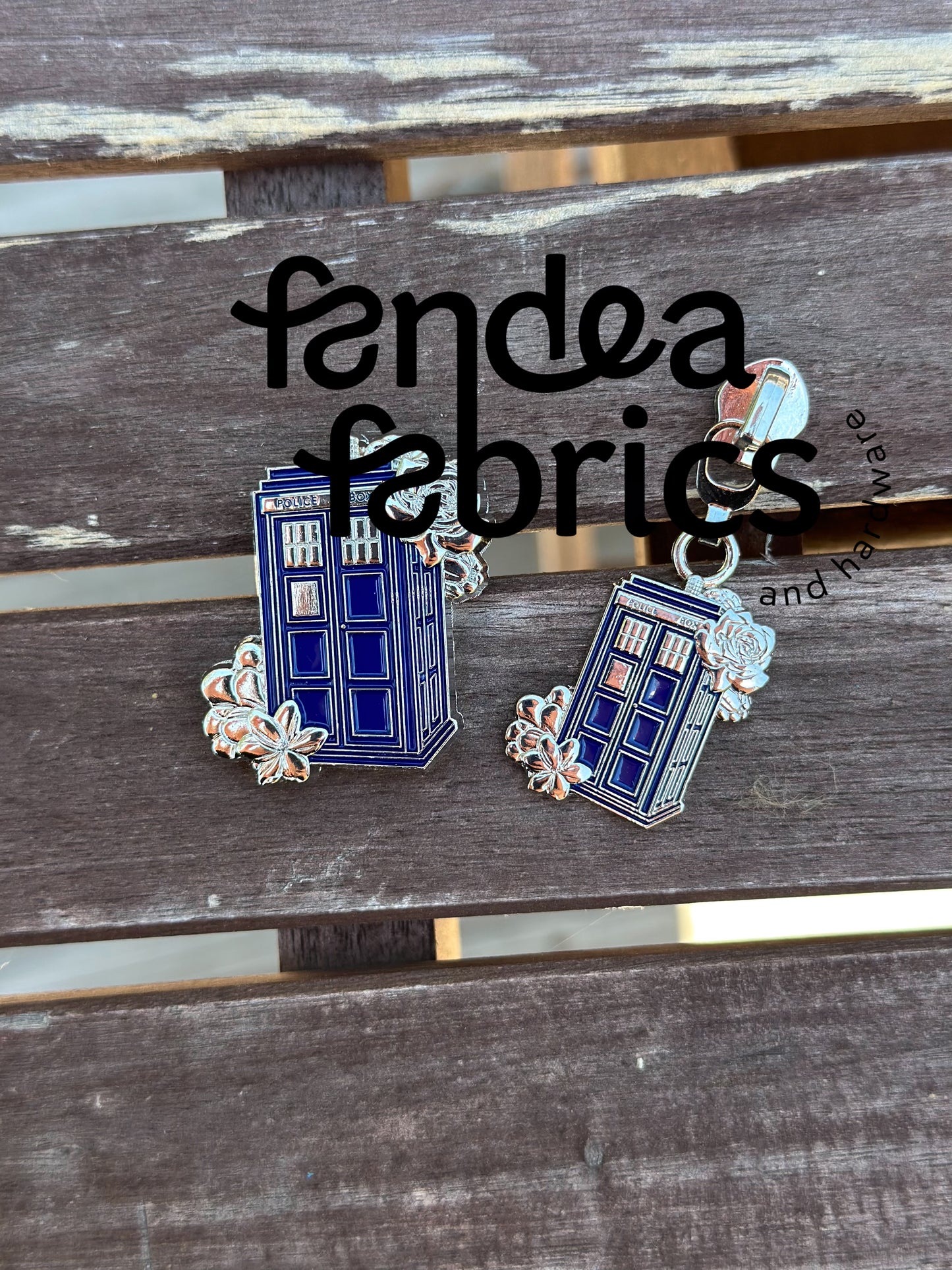Police Box (Pack of 3) Zipper Pull - RTS